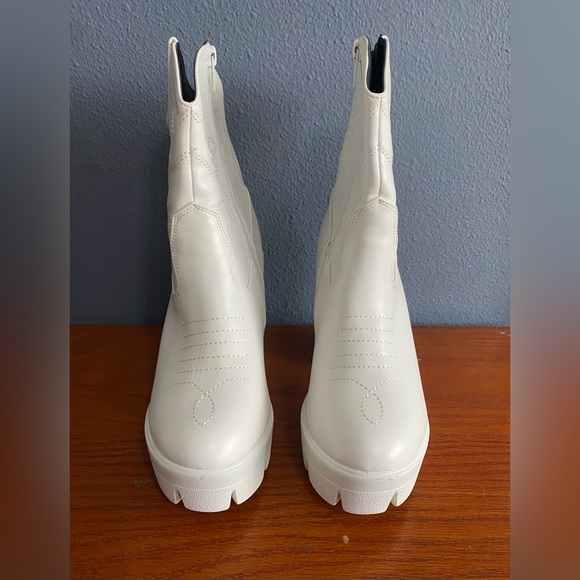 Lemonade White Platform Heel Lug Sole Boots Size 7 - Picture 2 of 7